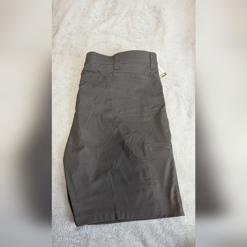 Wrangler performance zip cargo relaxed fit Sz: 48 NWT